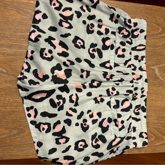 David Lerner New York Silk Printed shorts with elastic waist - Picture 3 of 3